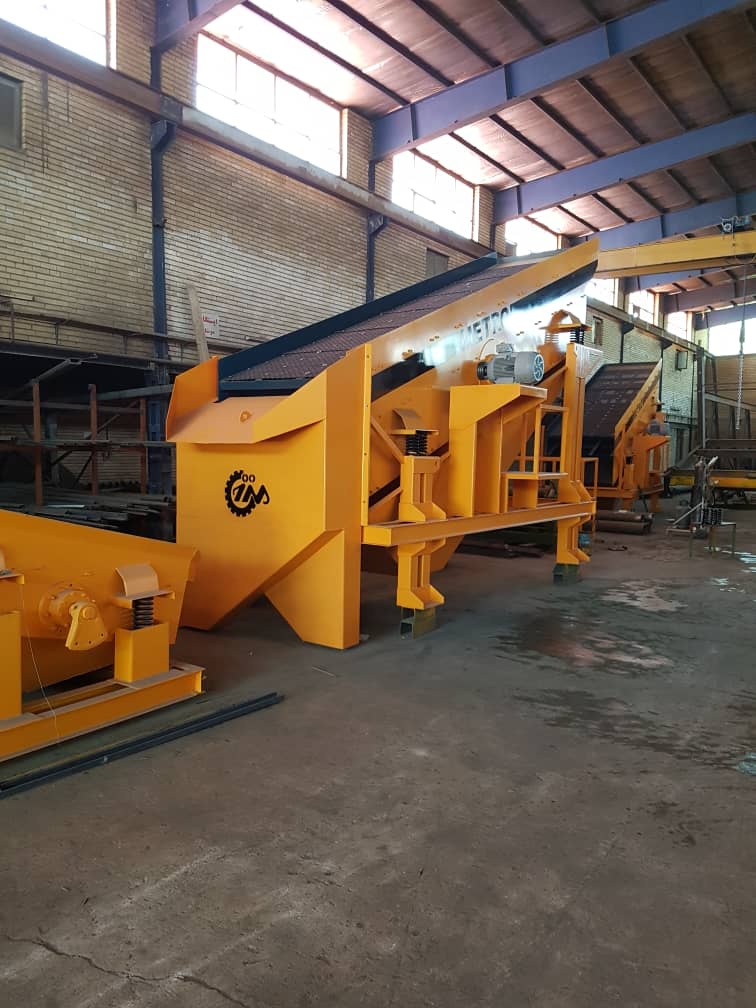 تصویر سرند ویبراتوری ۳ طبقه مدل SRC جهت دانه‌بندی شن و ماسه و تفکیک مواد معدنی با دقت بالا