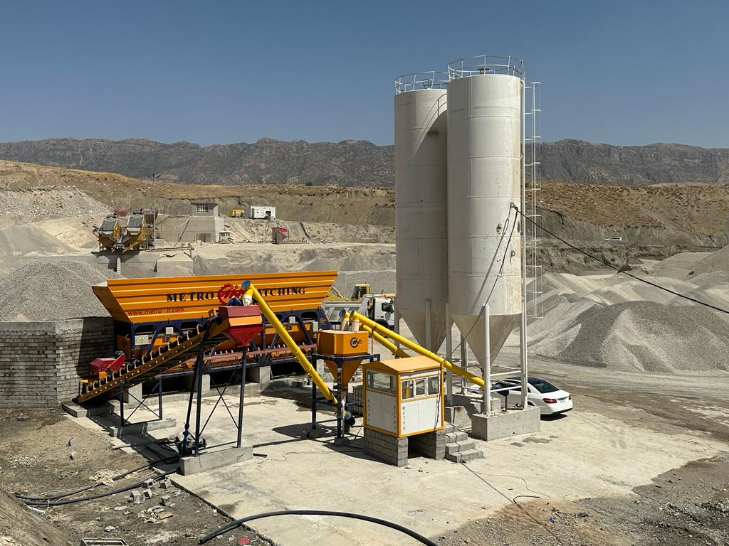 بچینگ پلانت ثابت BTC-D06 با فیدر 4 خانه 8 دریچه برای تولید 100 مترمکعب بتن خشک