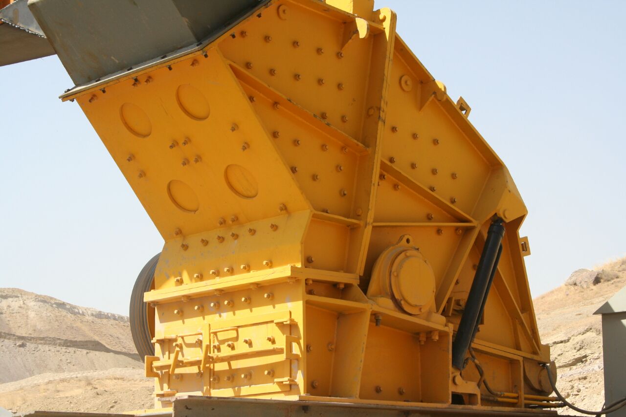 سنگ شکن کوبیت ضربه‌ای برای خردایش سنگ‌های سخت با چکش‌های قابل تعویض و عملکرد قدرتمند