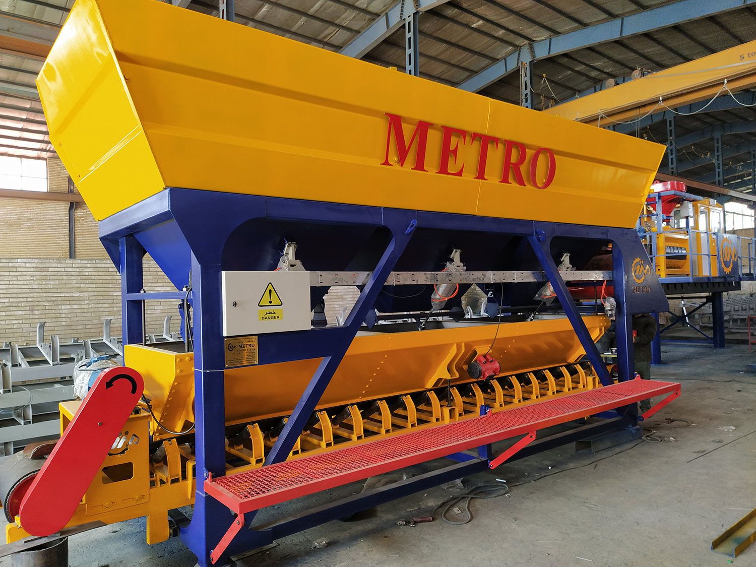 فیدر توزین مصالح بچینگ بتن FBH با 3 مخزن برای توزین دقیق مصالح در تولید بتن آماده